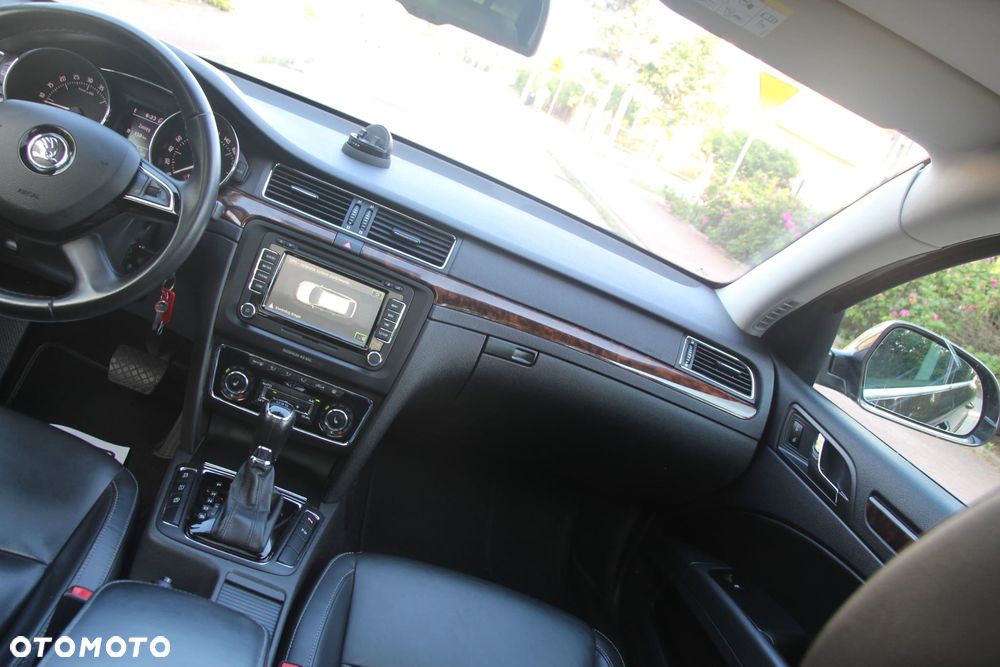 Skoda Superb 2.0 TDI DSG L&K - 17