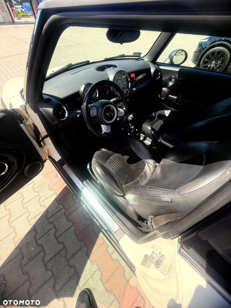 MINI Cooper Standard - 11