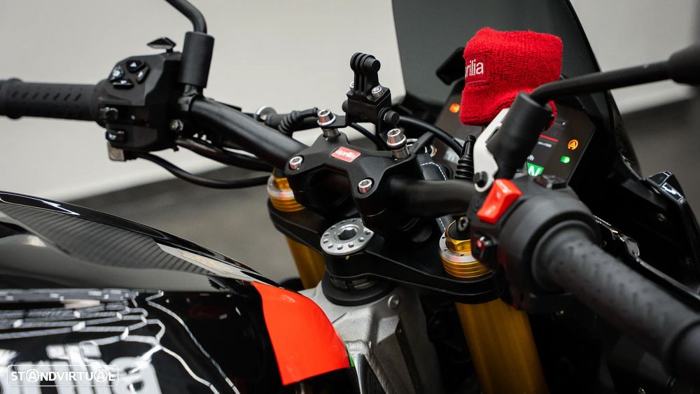 Aprilia Tuono V4 FACTORY - 10