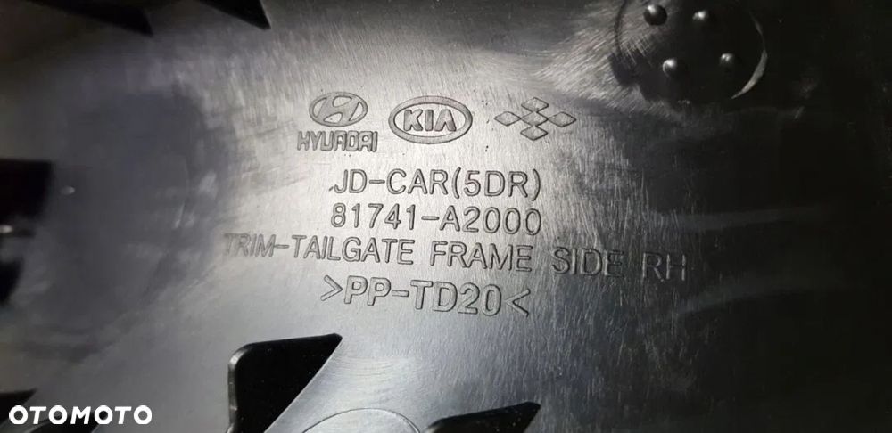 OSŁONA LISTWA KLAPY BAGAŻNIKA KIA CEED II HB - 3