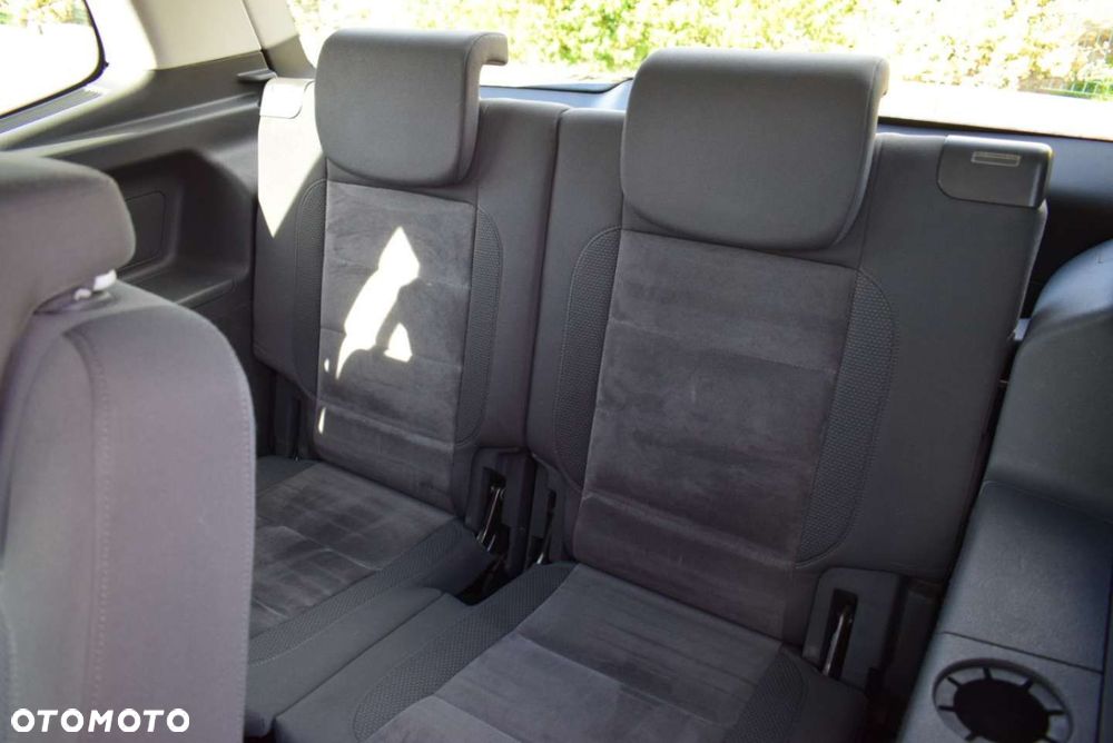 Volkswagen Touran - 21