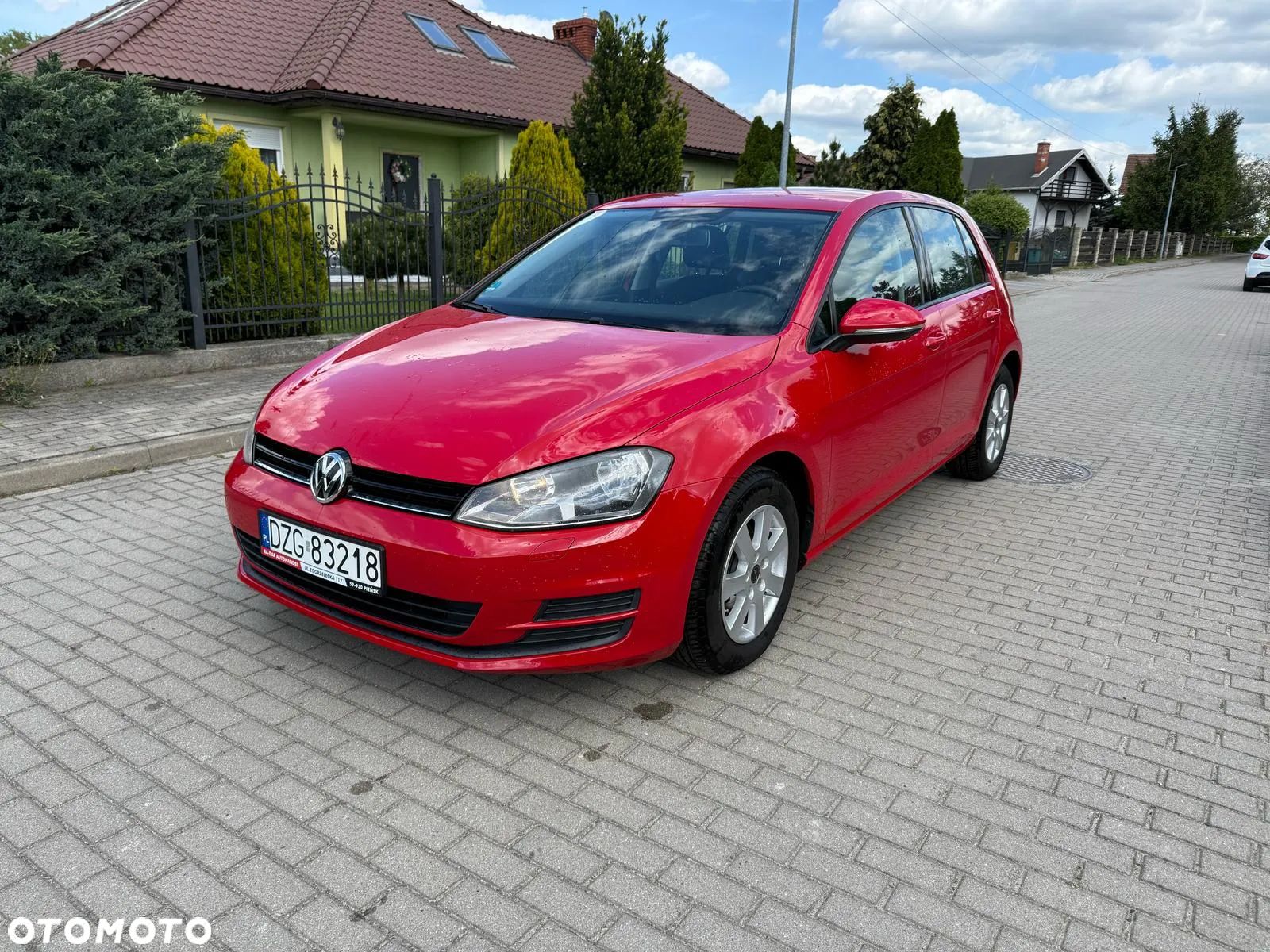 Volkswagen Golf - 1