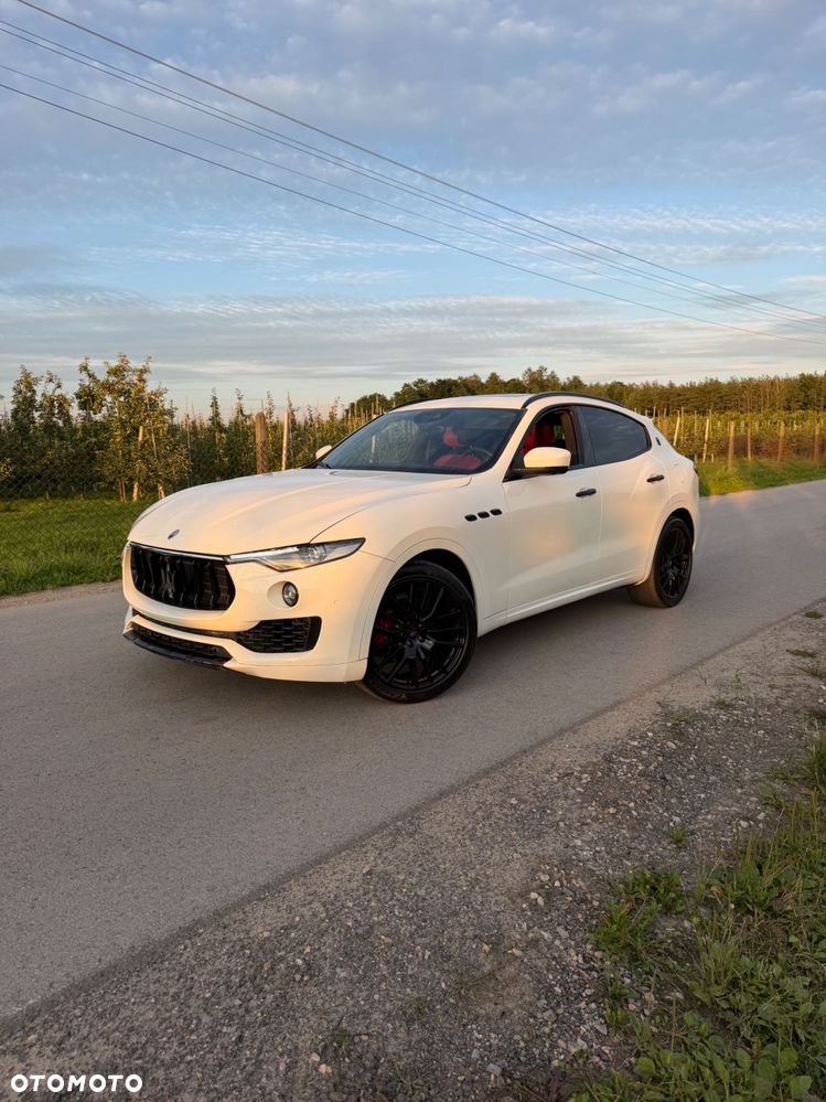 Maserati Levante - 3