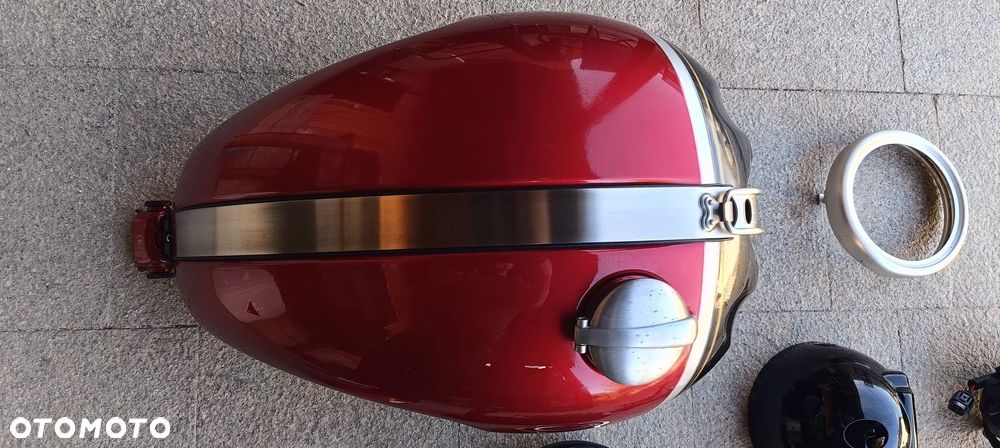 TRIUMPH SCRAMBLER 1200 LAMPA REFLEKTOR LICZNIK ZEGARY STELAŻ UCHWYTY KIERUNKOWSKAZ CHŁODNICA BAK ZBIORNIK - 12