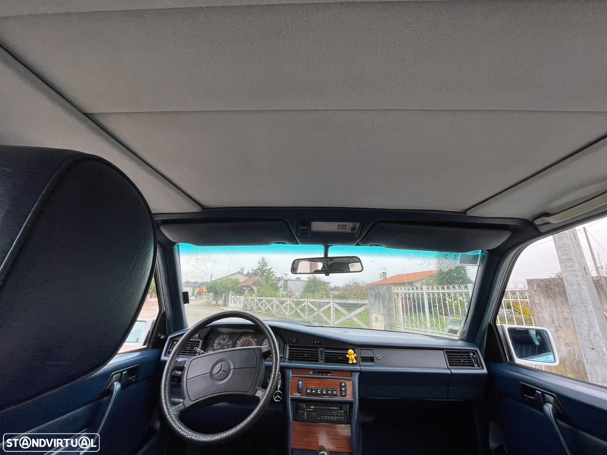 Mercedes-Benz 190 - 16