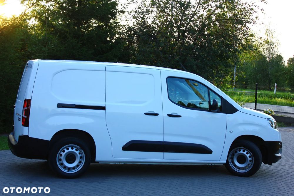 Toyota Proace City 1.5D-4D 102KM LONG L2 3 Osobowy Chłodnia - 12