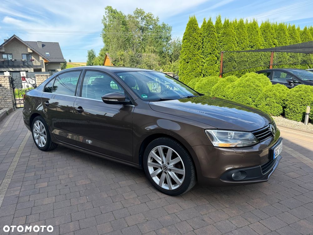Volkswagen Jetta 1.6 TDI DSG Highline - 10