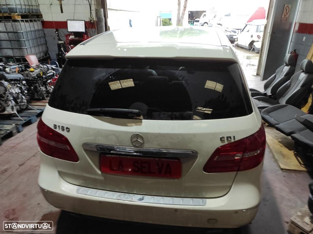 MALA TRASEIRA MERCEDES-BENZ CLASE B BM 246 - 1