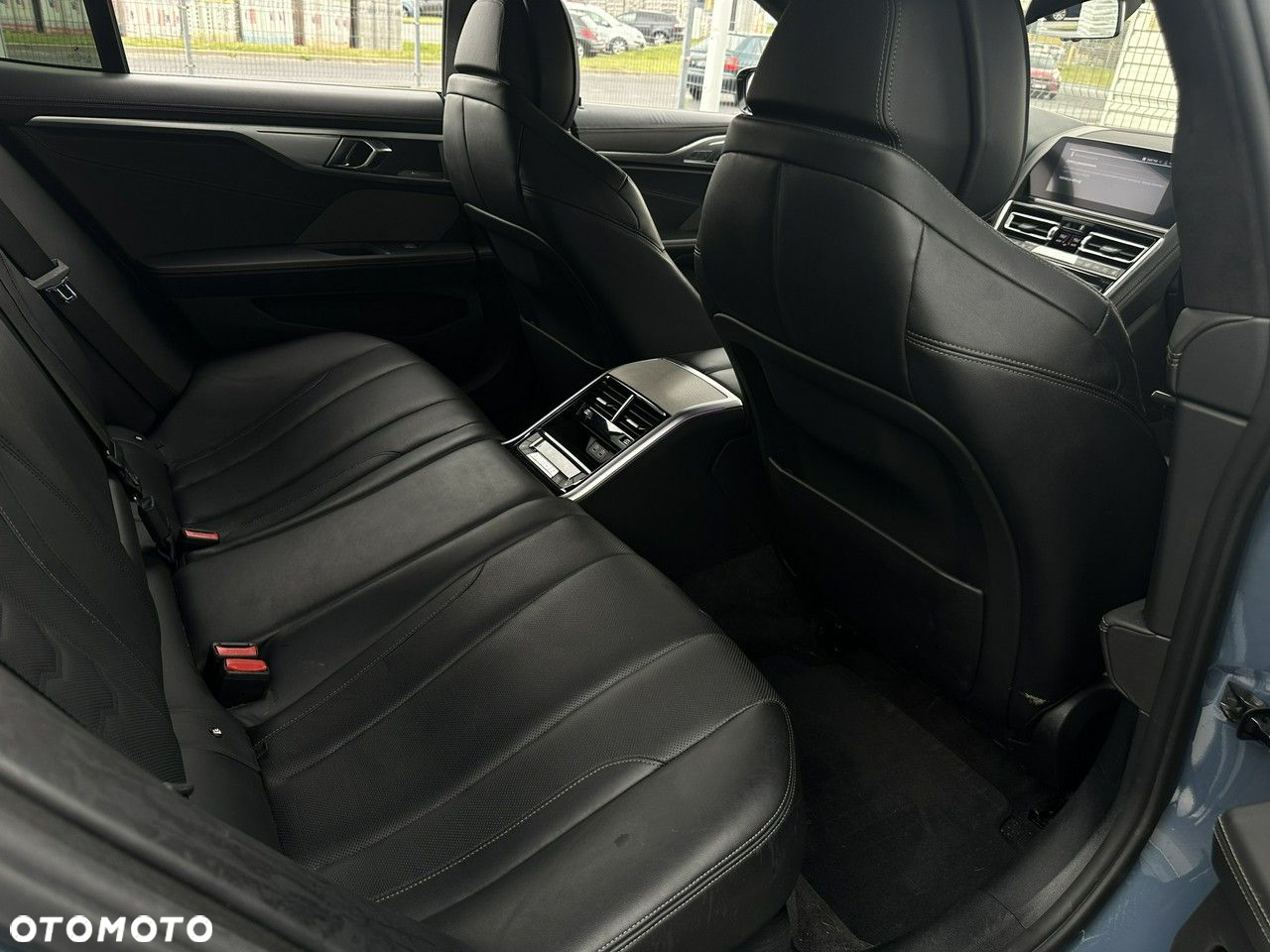 BMW Seria 8 - 22