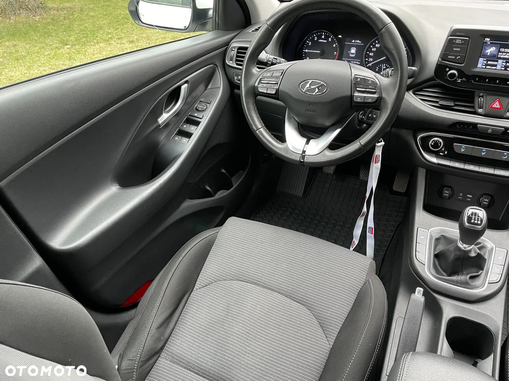 Hyundai i30 1.0 T-GDI Family - 28