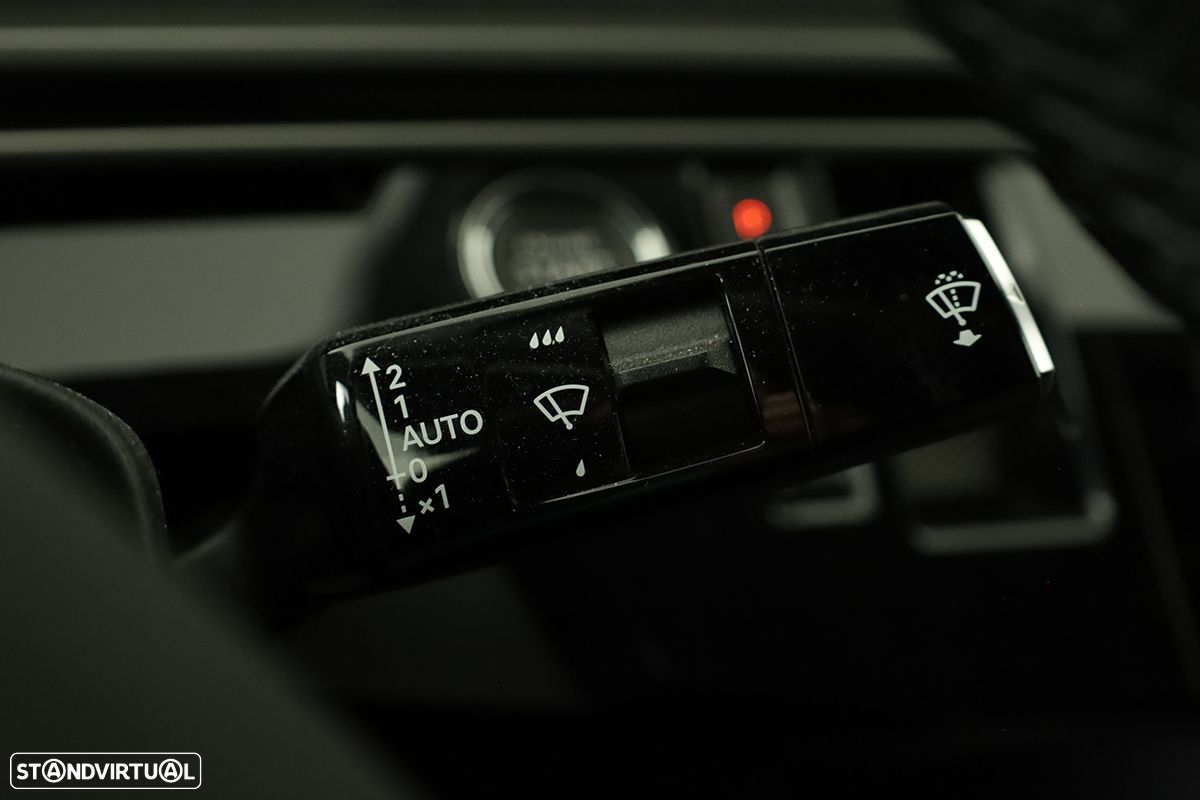 Peugeot 3008 1.2 Hybrid Allure e-DCS6 - 18