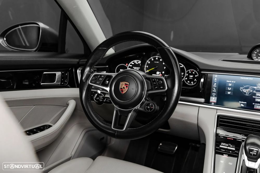 Porsche Panamera Sport Turismo 4 E-Hybrid - 28