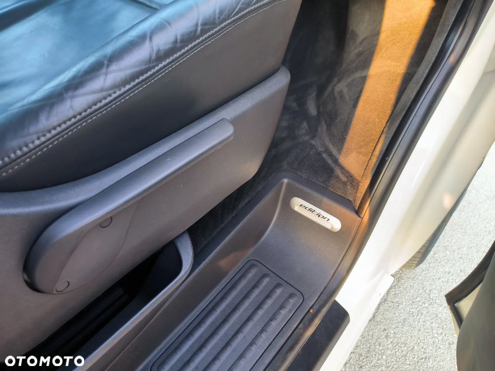 Volkswagen Multivan - 28