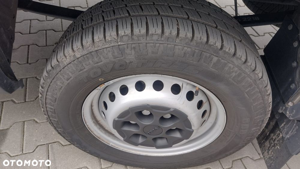 Iveco Daily 35S18 furgon izotermiczny izoterma agregat - 8