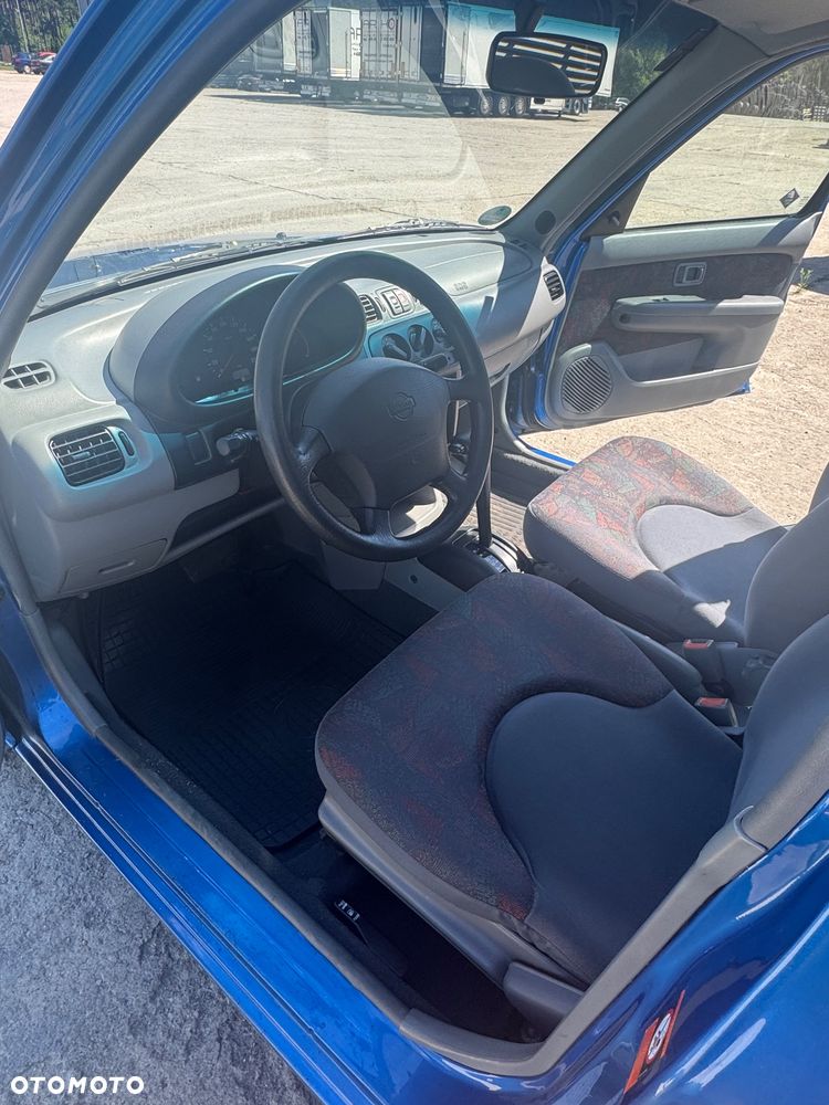 Nissan Micra - 8
