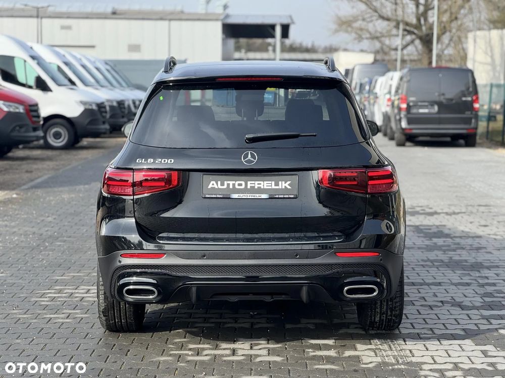 Mercedes-Benz GLB 200 AMG Line 7G-DCT - 7