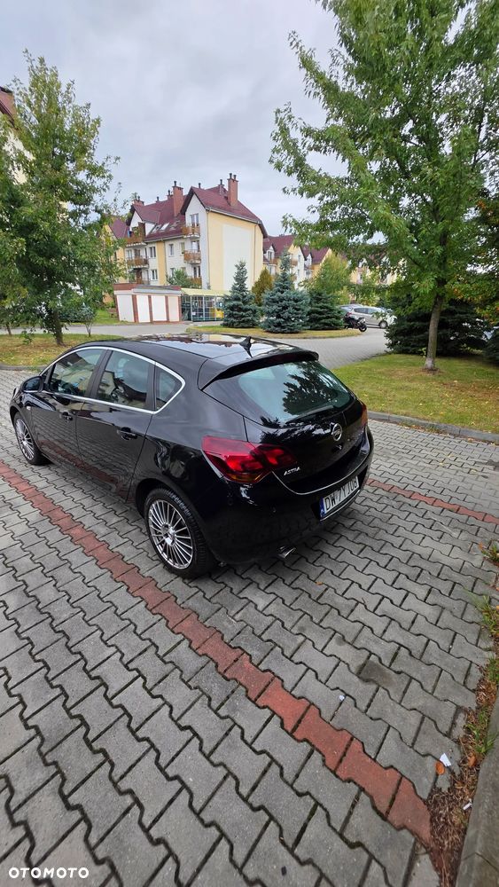 Opel Astra 1.6 Turbo Automatik Cosmo - 4