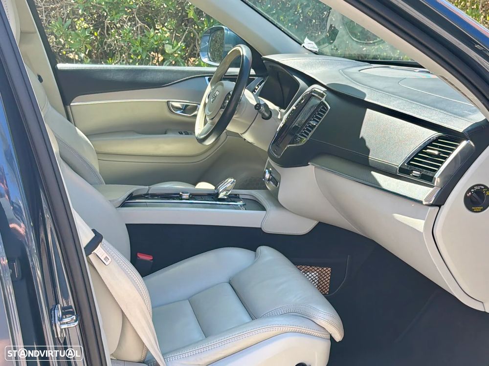 Volvo XC 90 - 22
