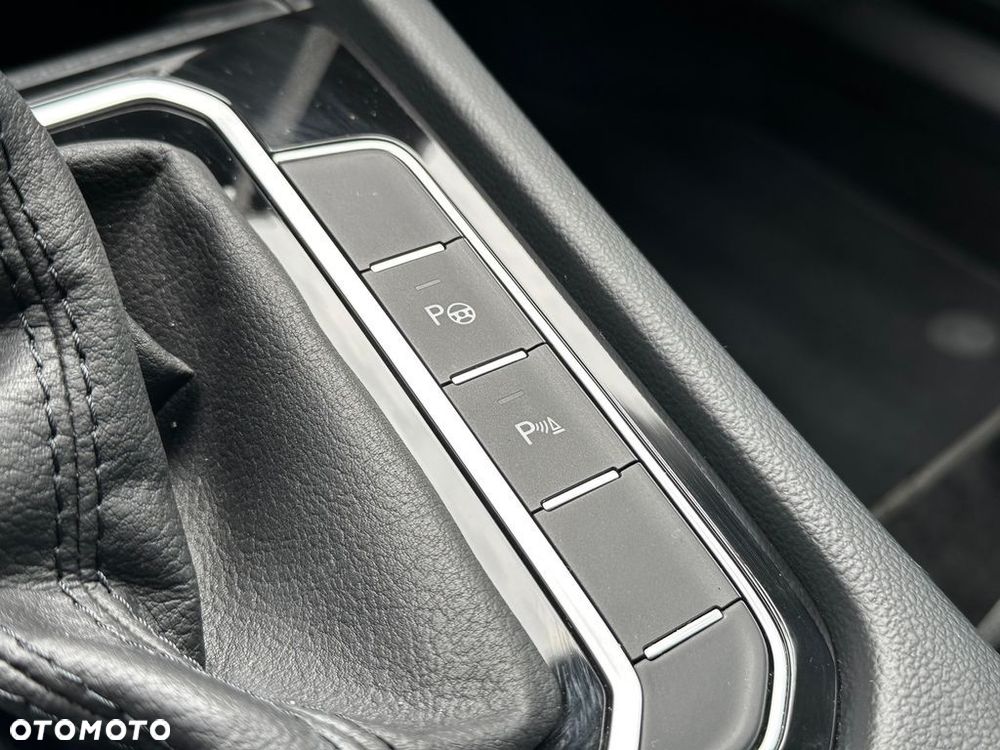 Volkswagen Passat - 17