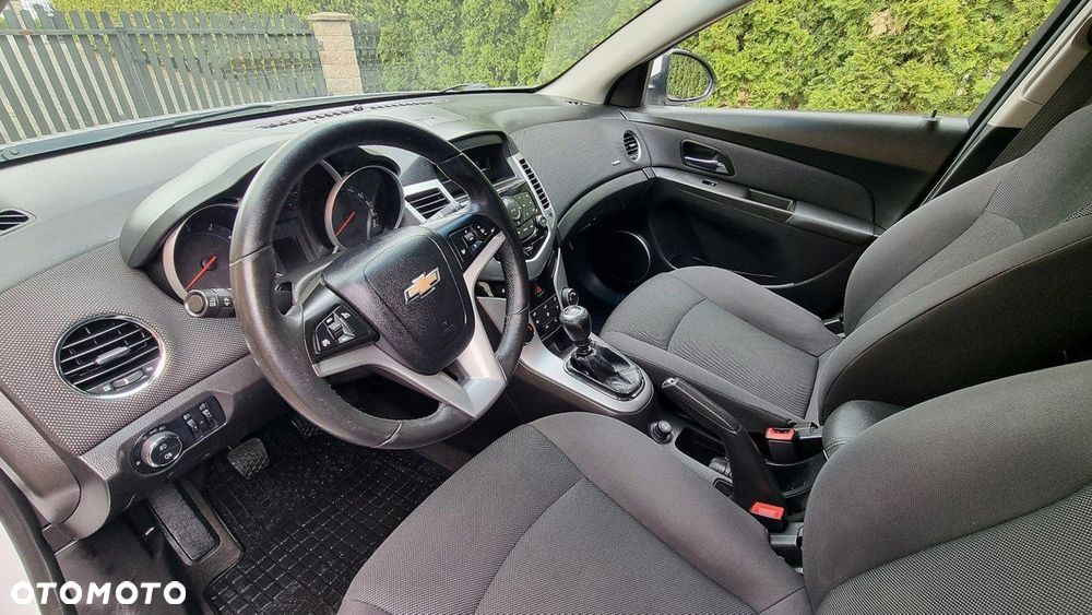 Chevrolet Cruze - 10
