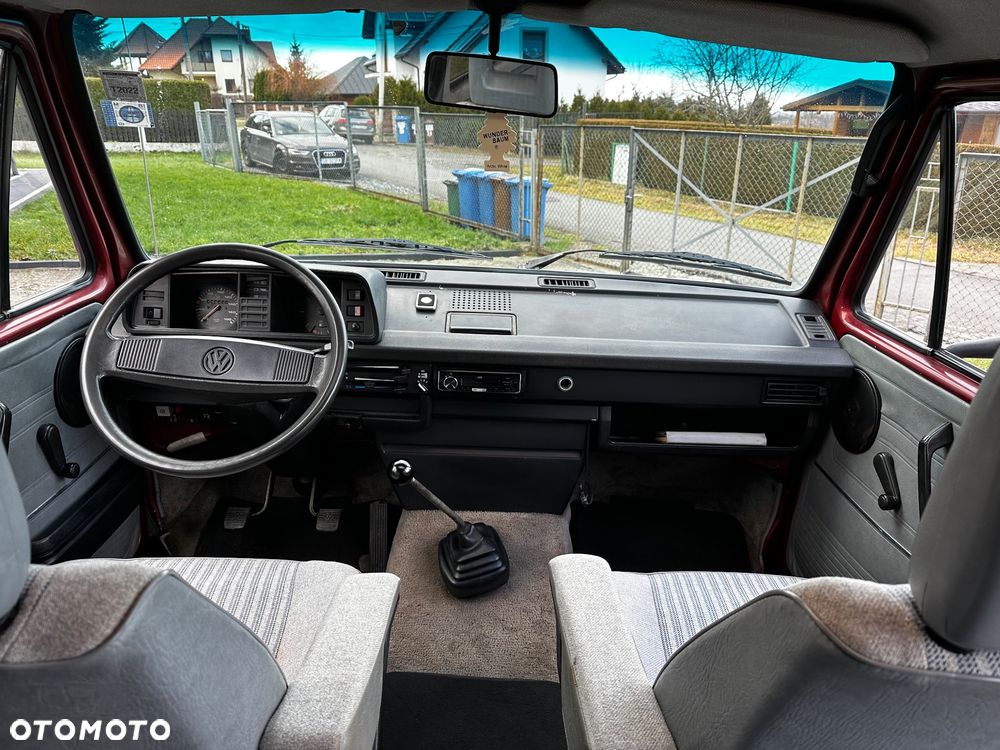 Volkswagen Multivan - 12
