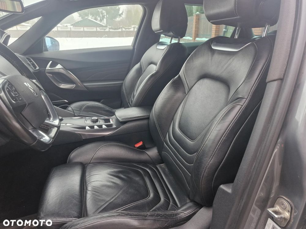 Citroën DS5 Hybrid4 EGS6 SoChic - 11