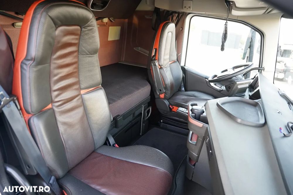 Volvo FH16 650 / I-PARK COOL / I-SHIFT / TV / PIELE / EURO 6 - 35