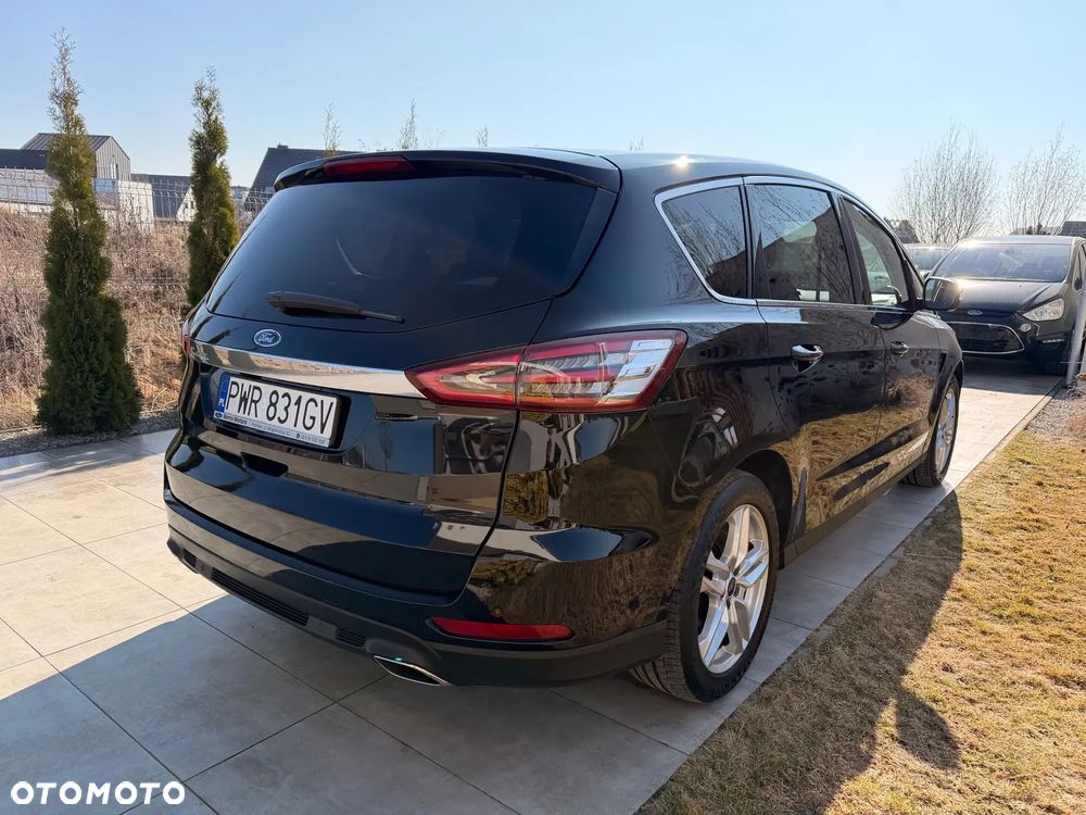 Ford S-Max - 12