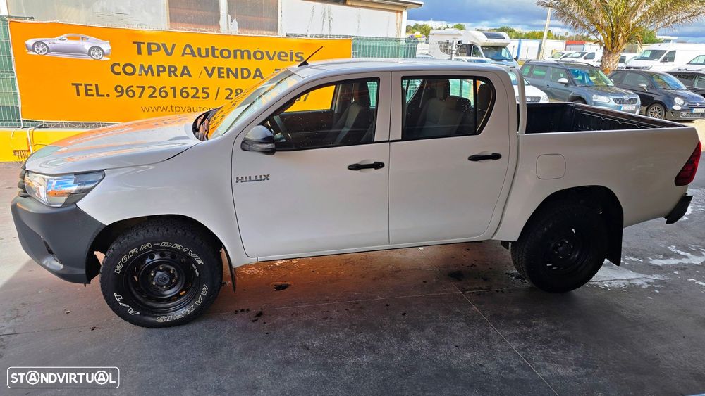 Toyota Hilux 2.4 D-4D 2WD CD Tracker - 20