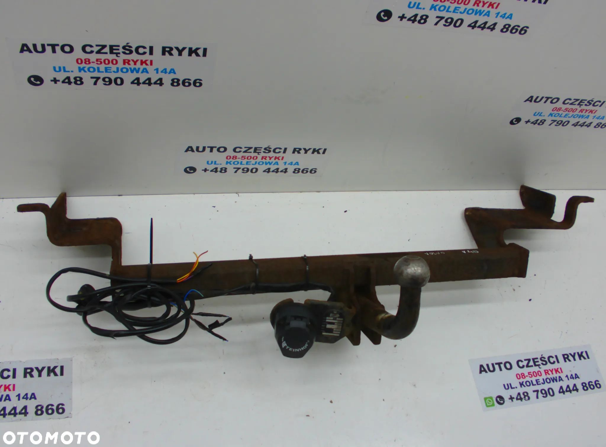 Volvo V40 Hak holowniczy - 1