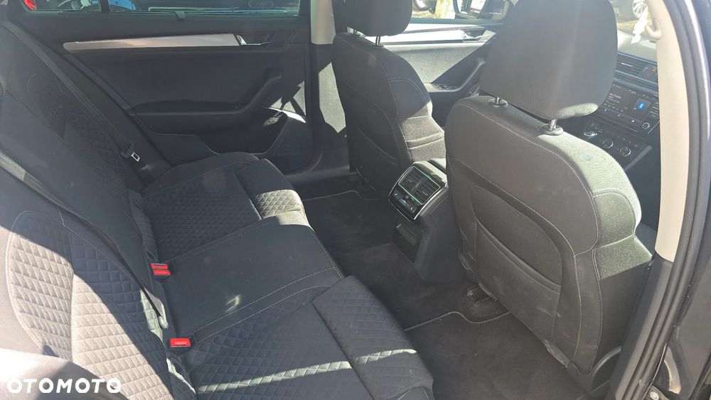 Skoda Superb 2.0 TDI Sportline DSG - 14