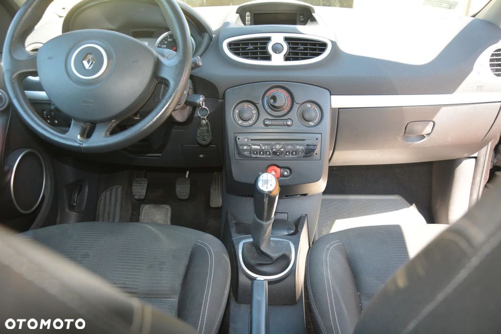 Renault Clio - 7