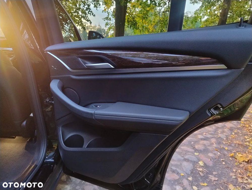 BMW X3 xDrive30i Luxury Line - 28