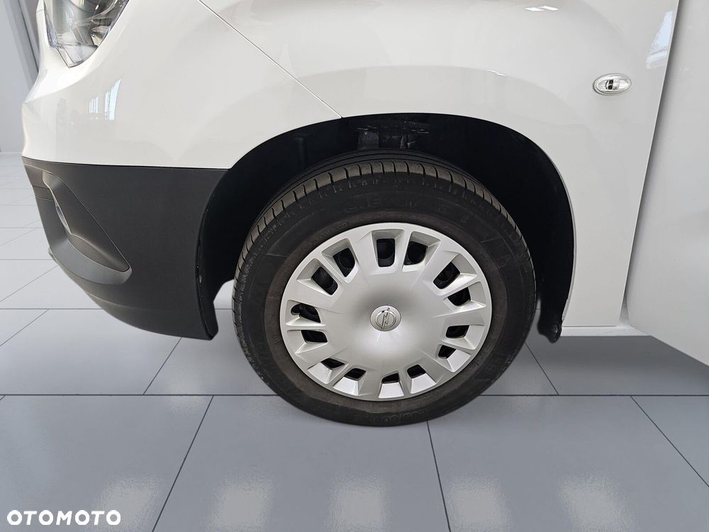 Opel Combo 1.5 DT Edition 102KM - 32