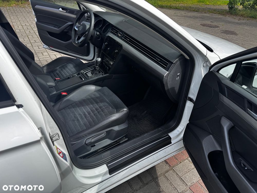 Volkswagen Passat 2.0 TDI EVO Elegance DSG - 13