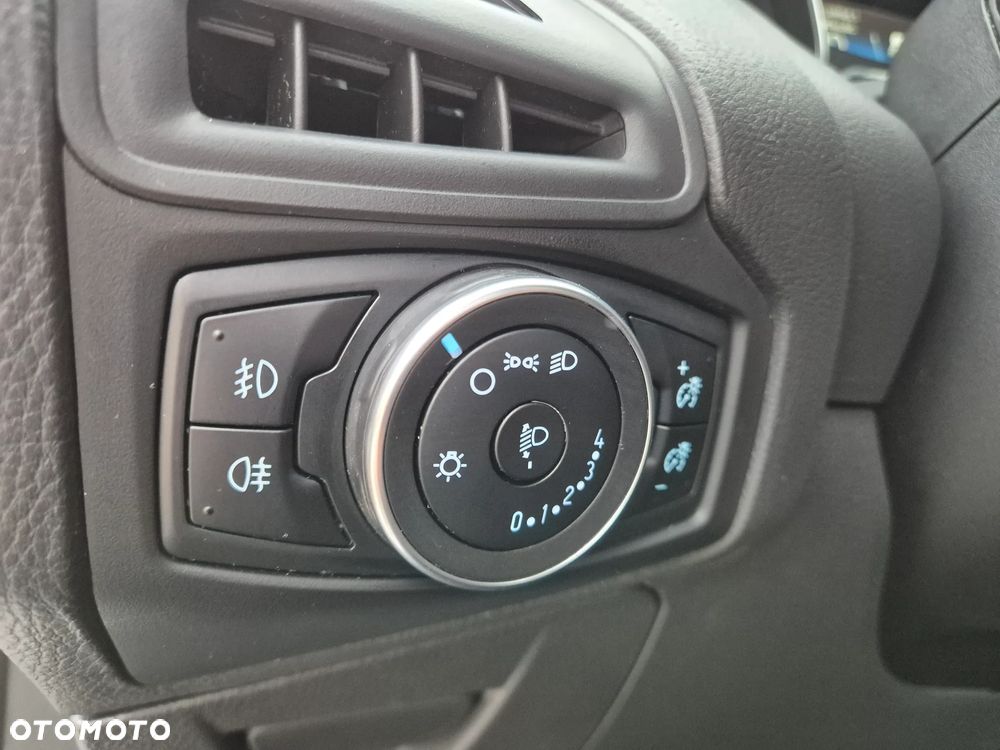 Ford Focus 2.0 EcoBlue Titanium Business - 14