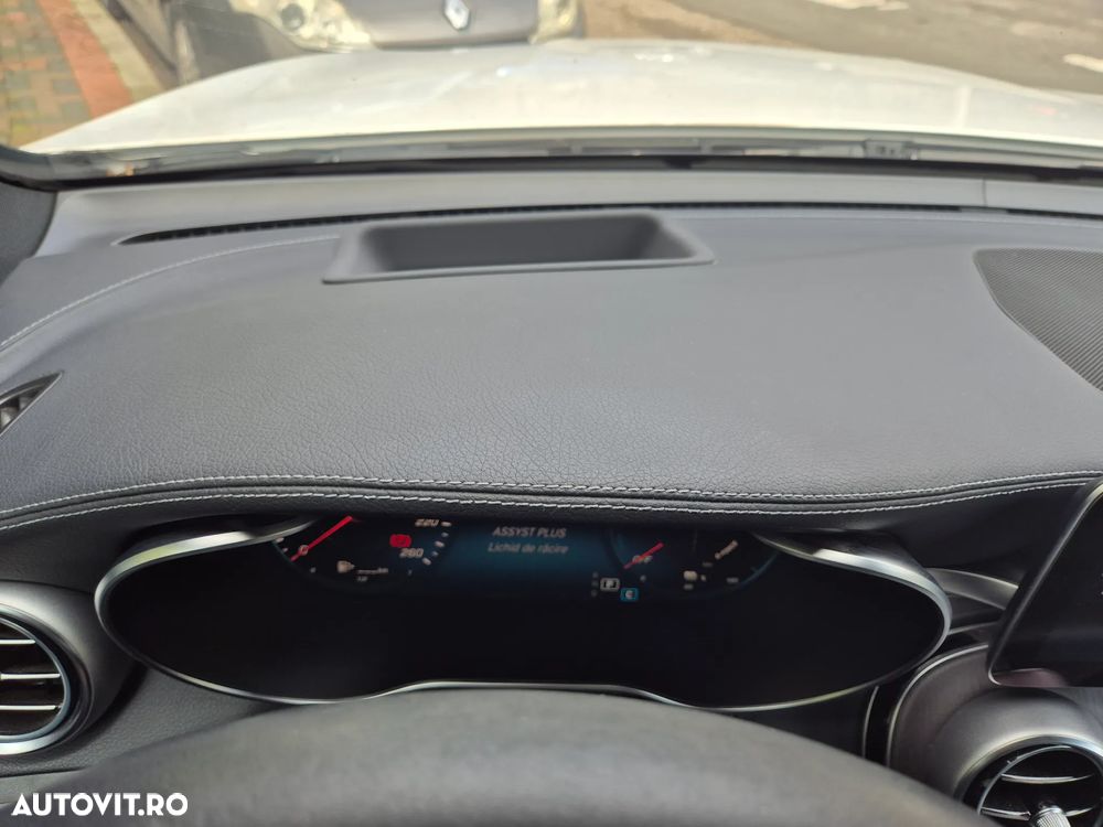 Mercedes-Benz GLC - 33