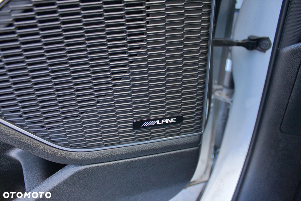 Jeep Grand Cherokee - 12