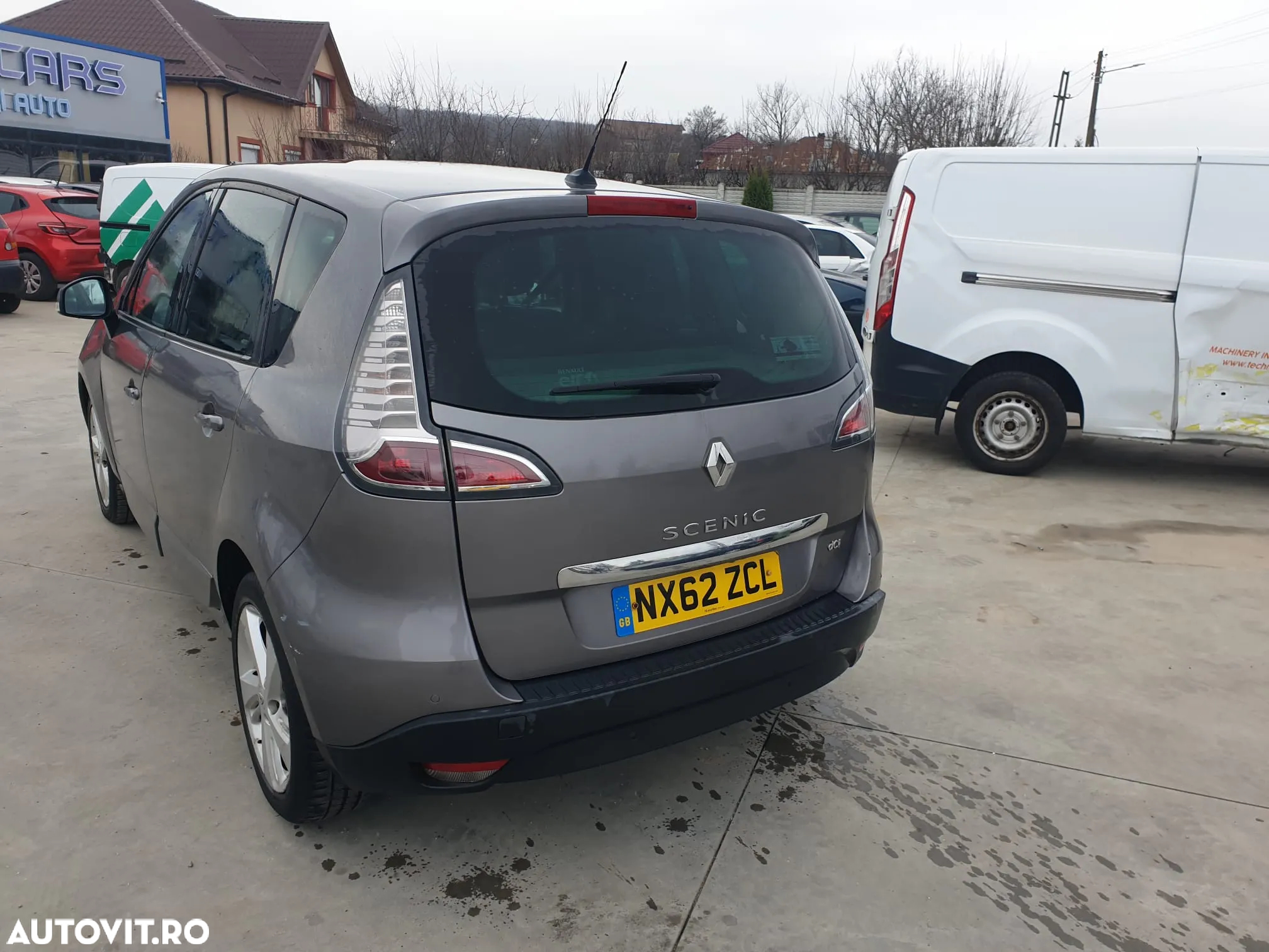 Dezmembrez Renault Scenic 1.5 Diesel - 2