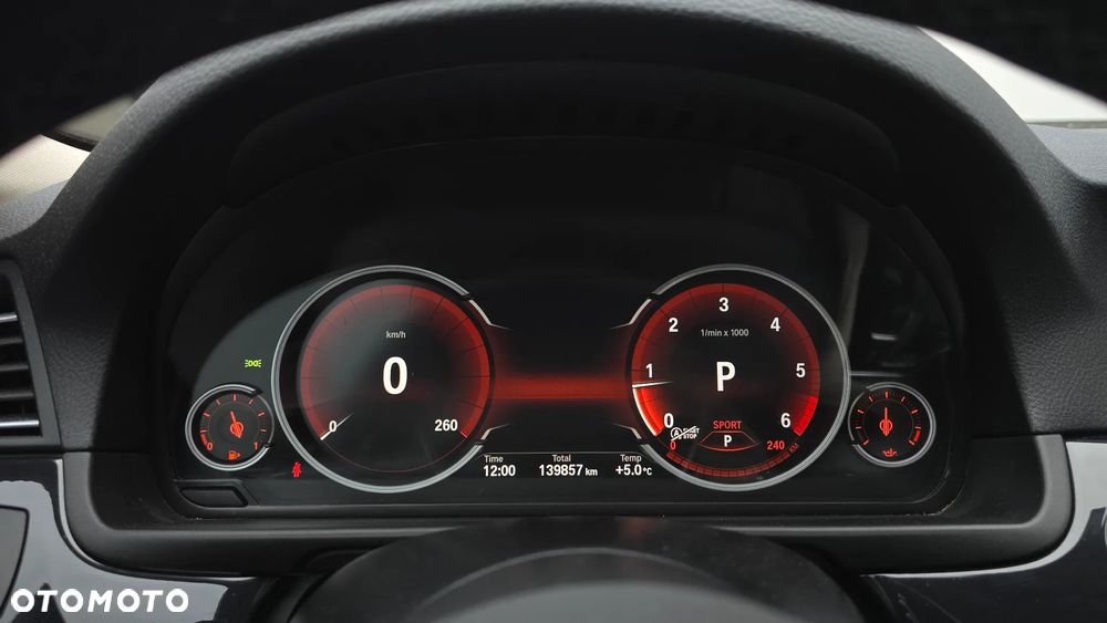 BMW Seria 5 525d xDrive Luxury Line - 31