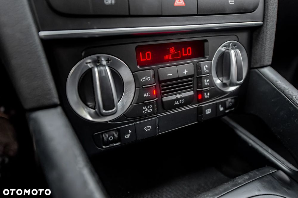 Audi A3 Sportback 1.6 Ambiente - 32