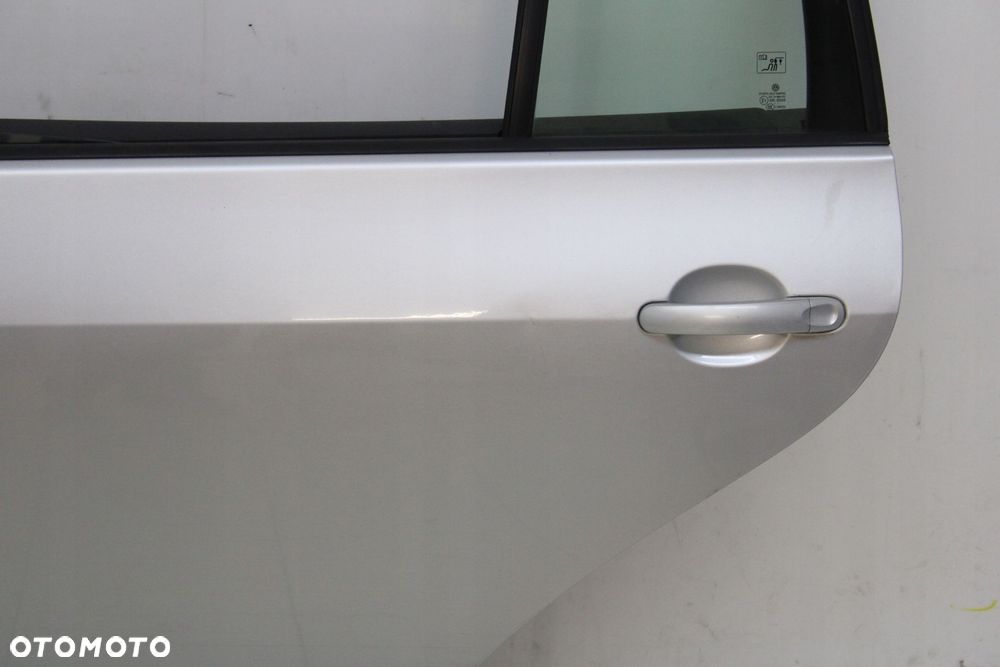 VW GOLF V 5 PLUS 2005R- DRZWI LEWY LEWE TYŁ TYLNE LA7W - KOD LAKIERU - 3