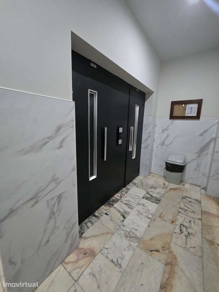 Apartamento T1 na Senhora da Hora ( próximo ao metro) - Grande imagem: 2/8