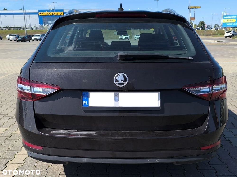Skoda Superb 2.0 TSI Ambition DSG - 5