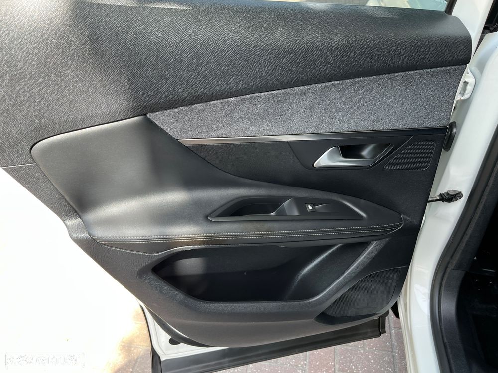 Peugeot 3008 PureTech 130 Stop & Start GPF EAT8 Allure Pack - 22