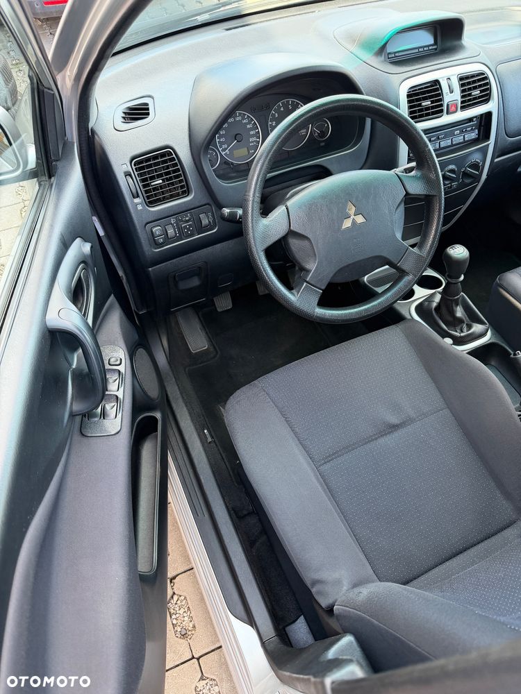 Mitsubishi Space Star 1.8 Intense - 12