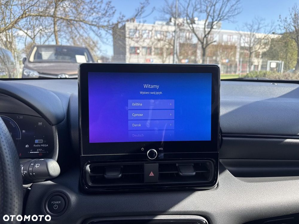 Toyota Yaris - 16
