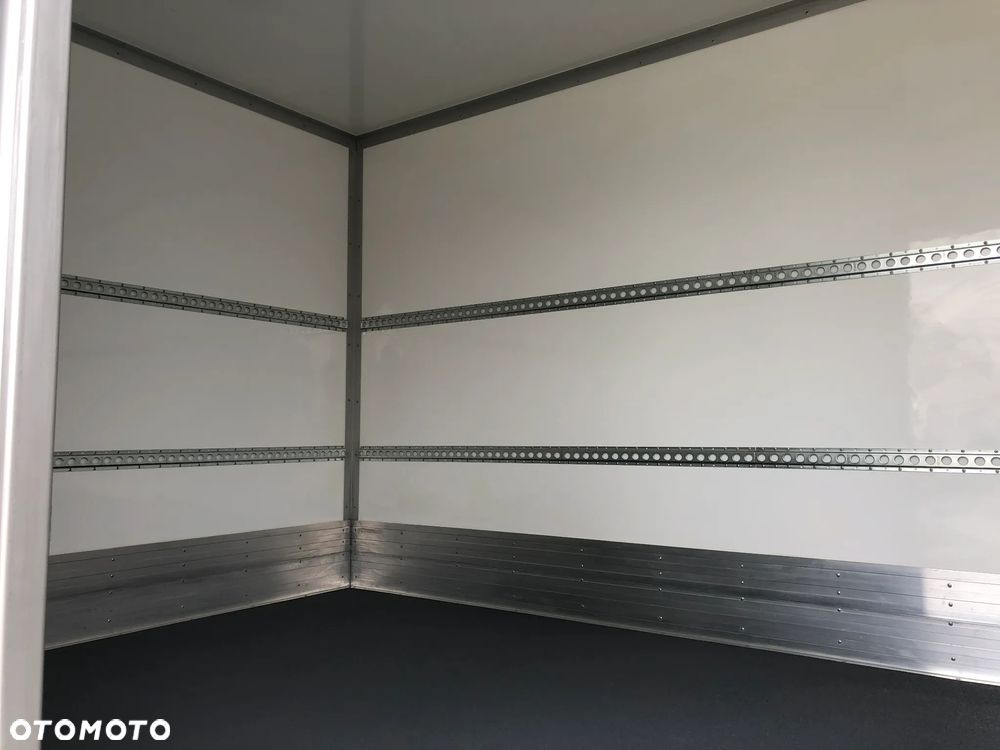 Iveco DAILY 70C18H izoterma winda 750 kg - 10
