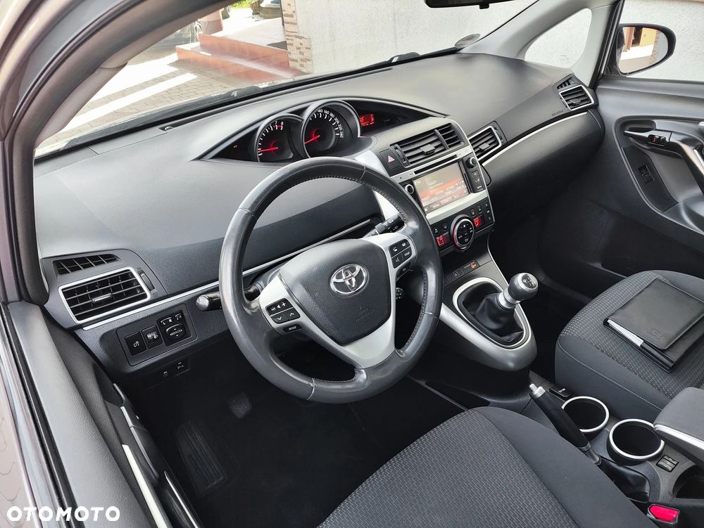 Toyota Verso 1.8 Premium EU5 - 17