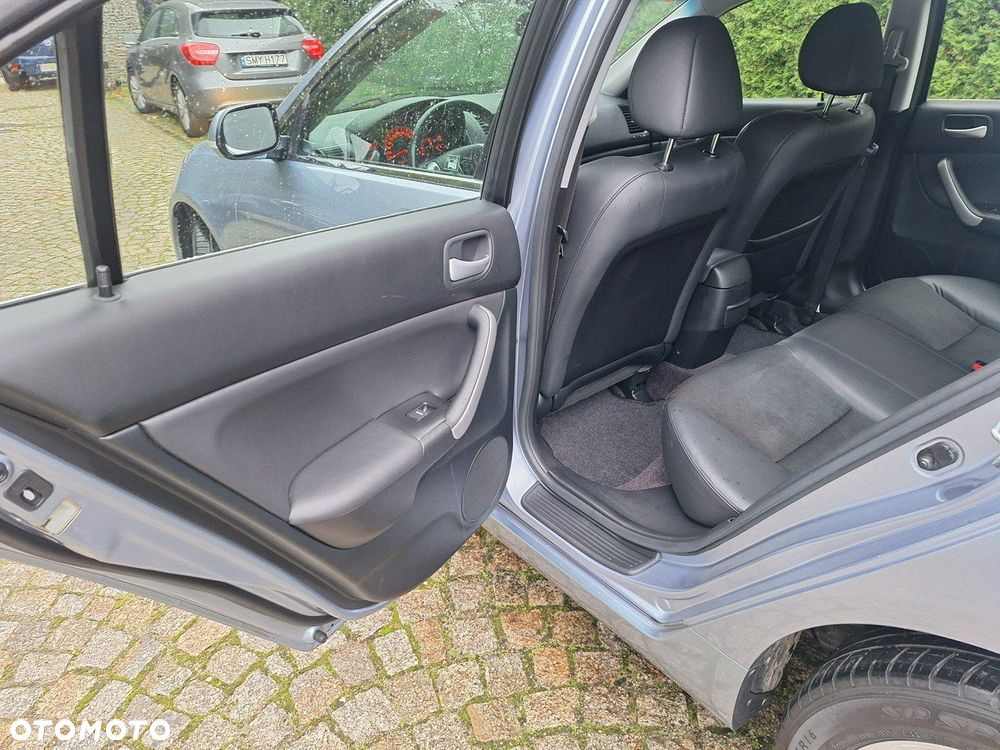 Honda Accord 2.0 Sport - 16
